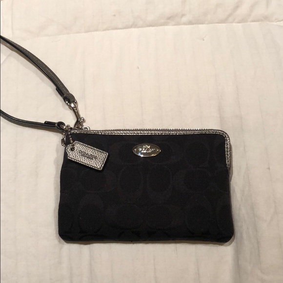 Coach wristlet - Picture 3 of 7